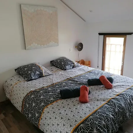 ホテル Les Loges Du Temps Gites Lunas (Dordogne)